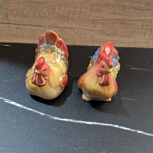 Ceramic Rooster & Hen Salt And Pepper Shakers Vintage Farmhouse Decor Kitchen - Picture 2 of 8